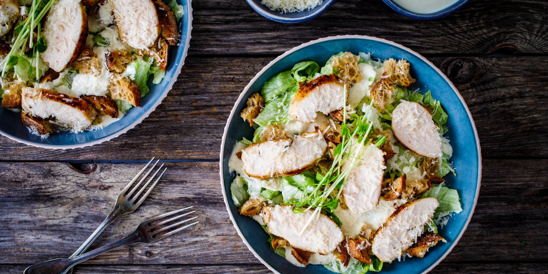 Салат с жареной курицей