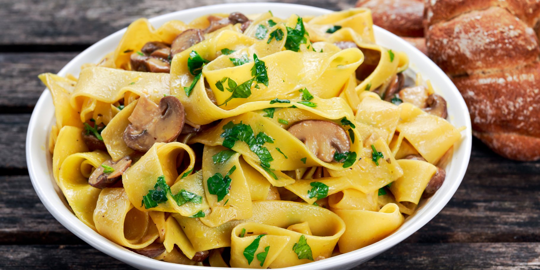 Домашня локшина з грибами