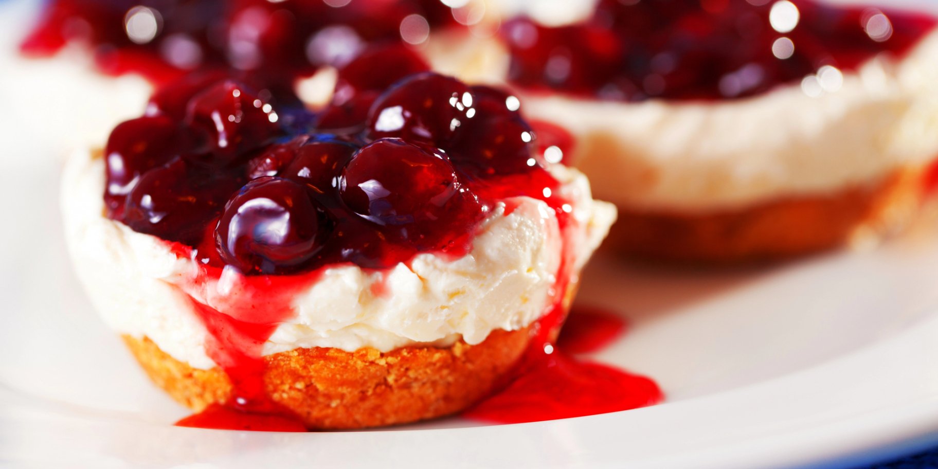 Чизкейки з вишнями