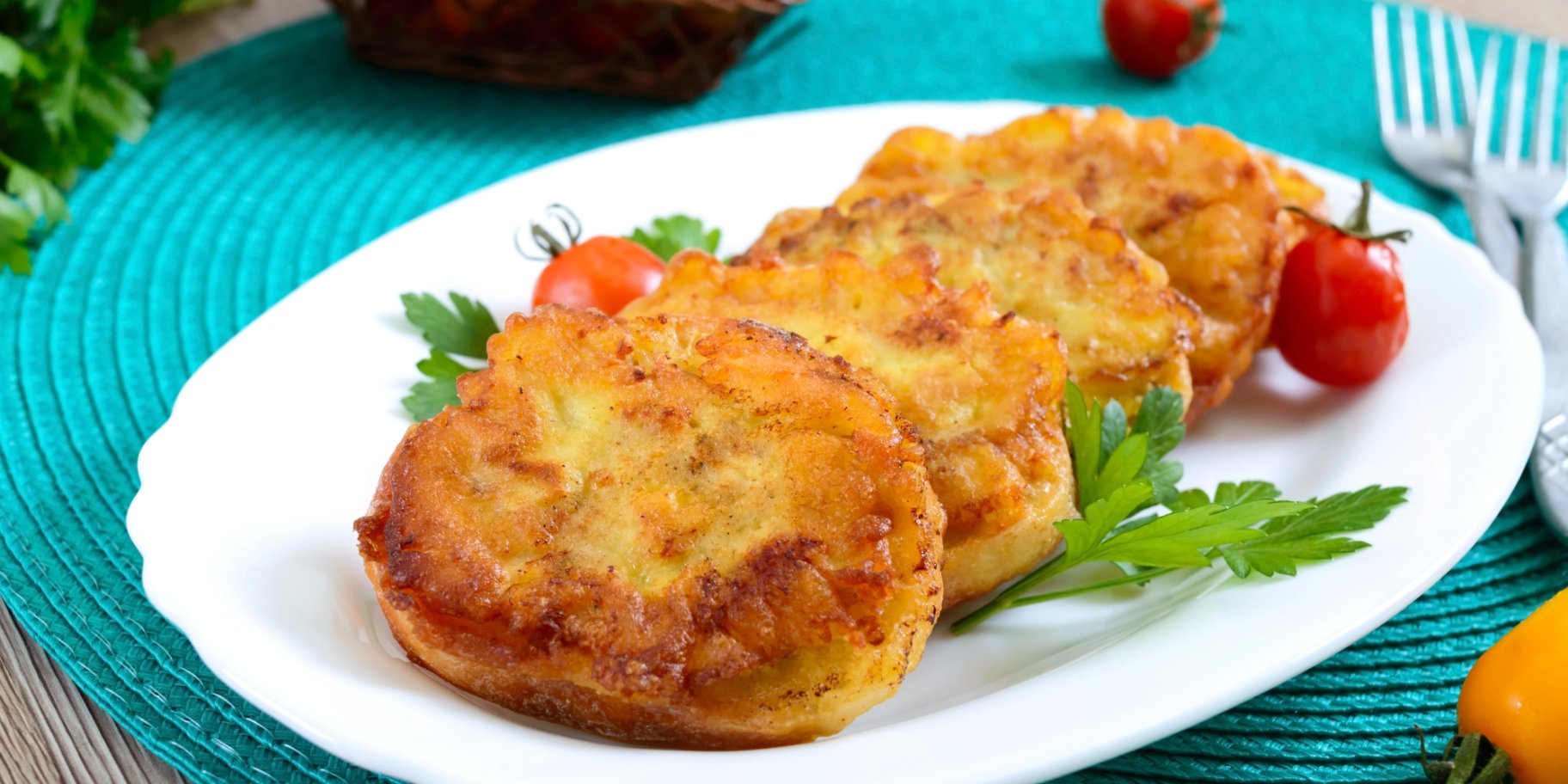 Мʼясні гнізда з ананасами та сиром