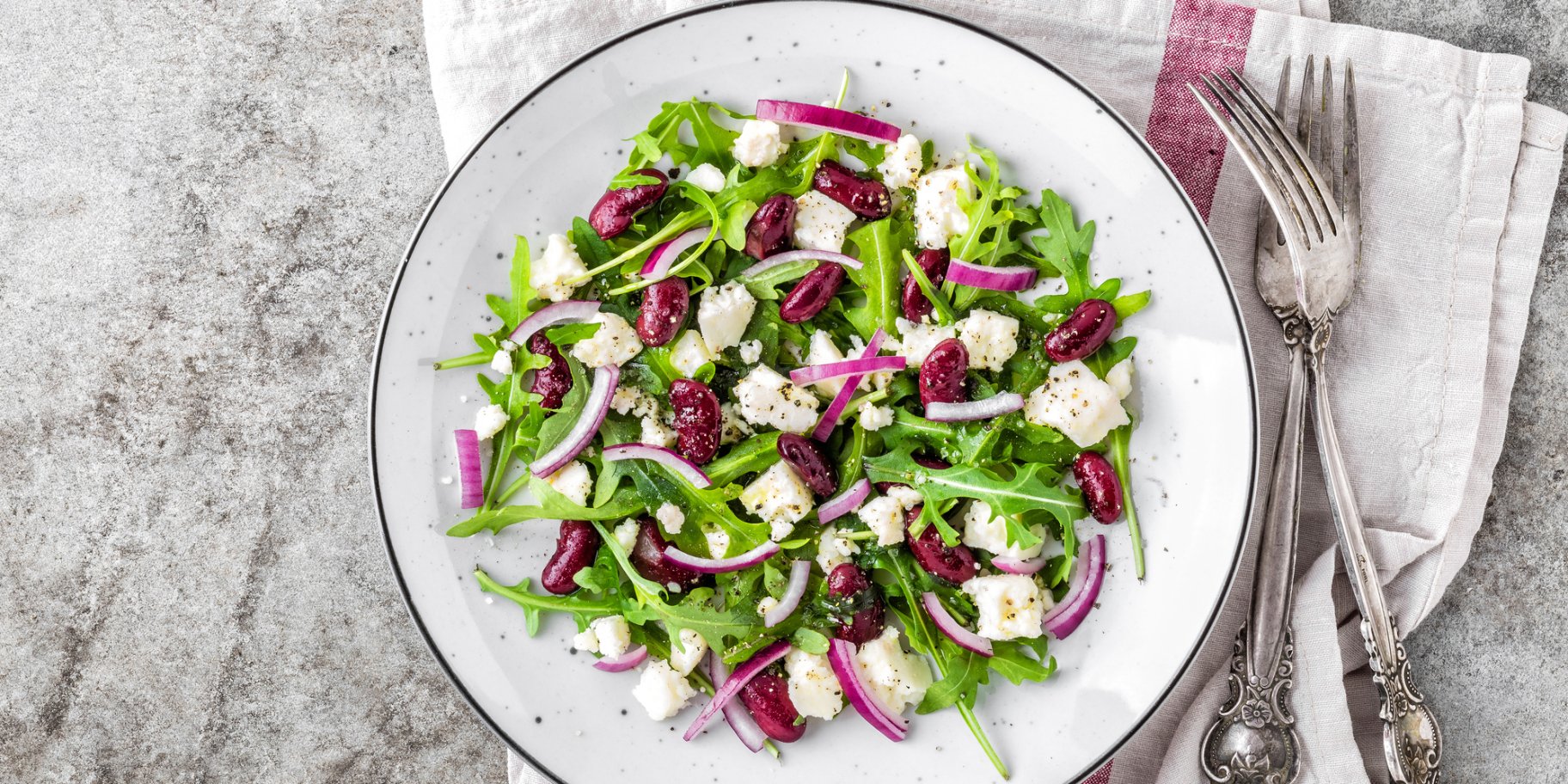 Салат з руколою та квасолею