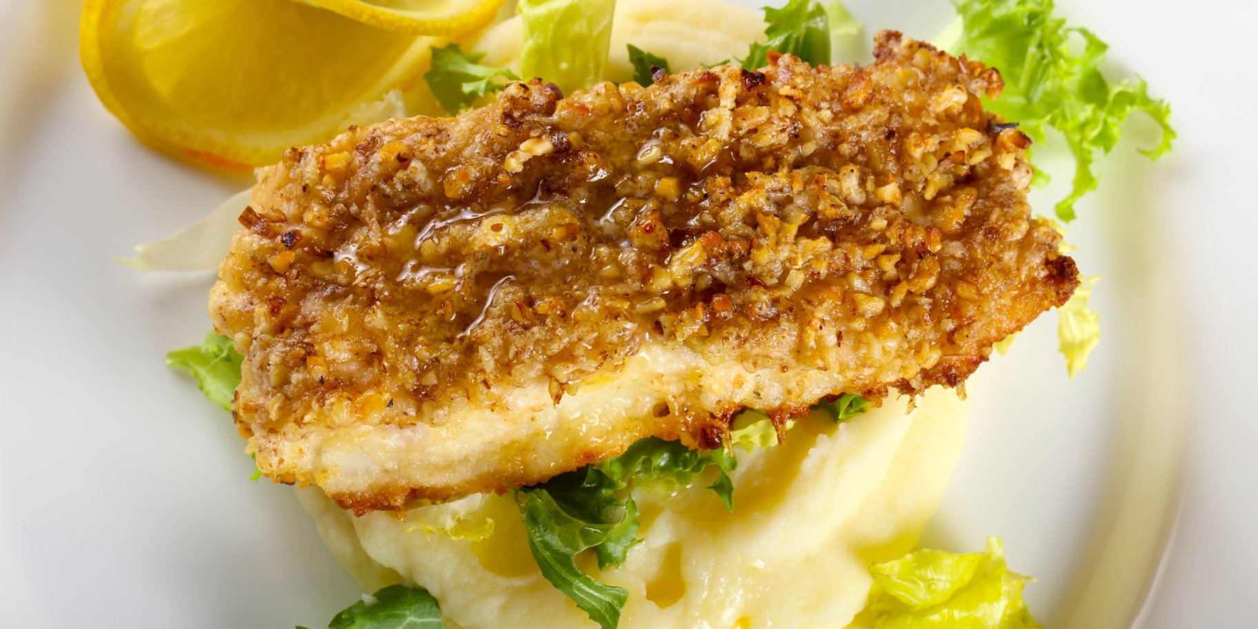 Тріска в паніровці з фісташок