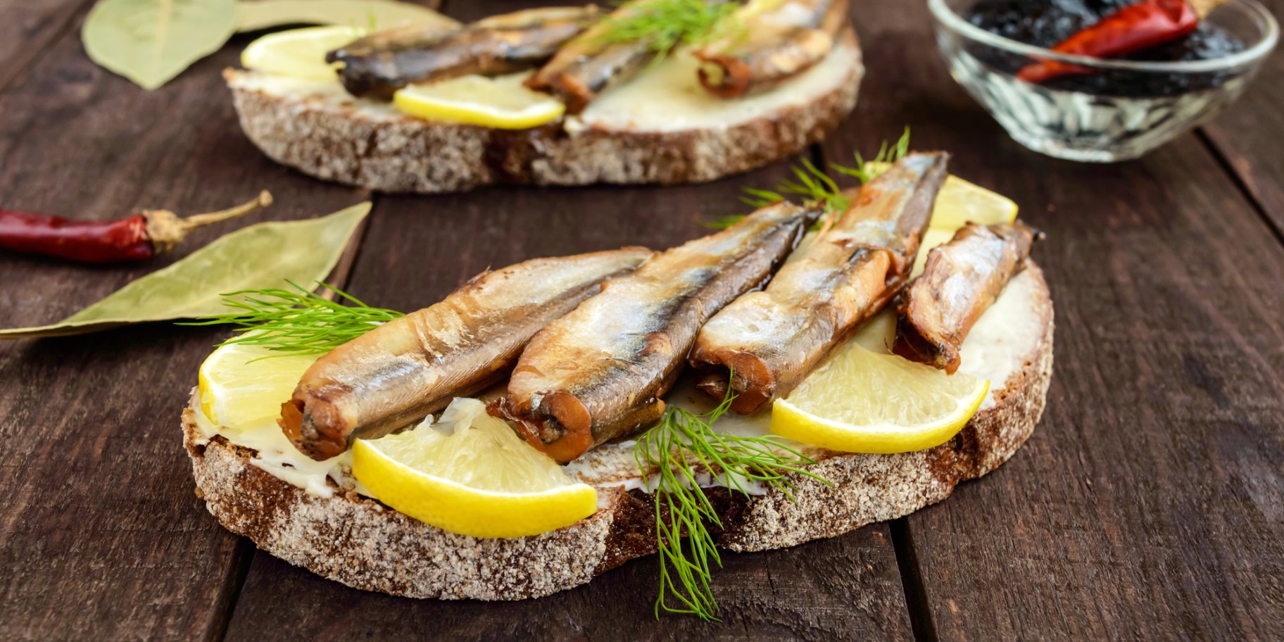 Бутерброди зі шпротами