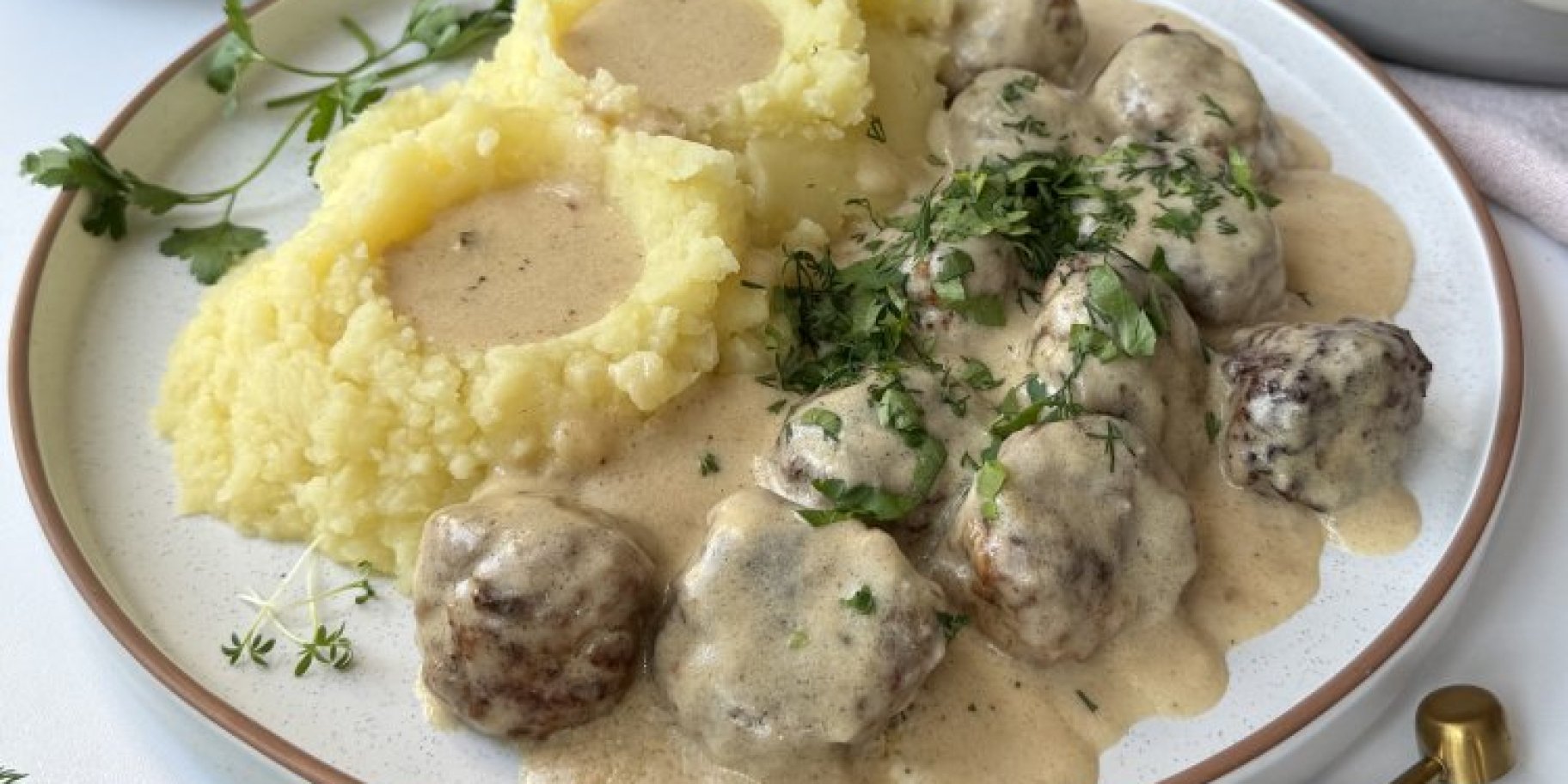 Мітболи в соусі