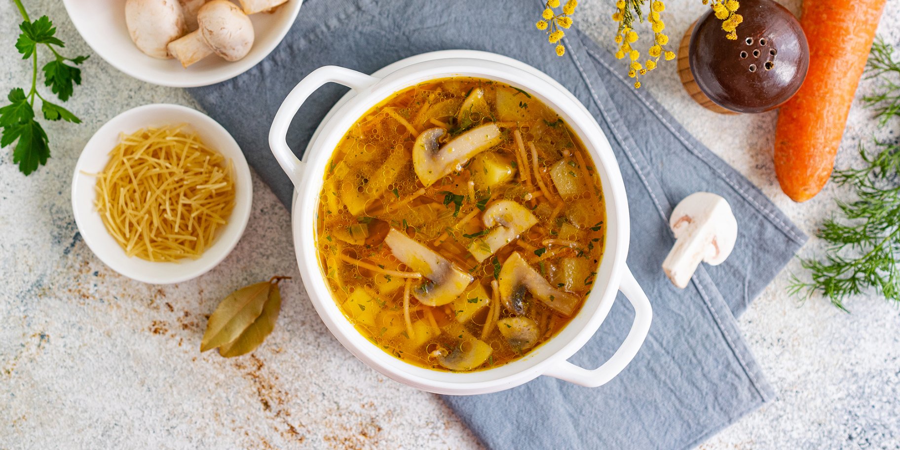 Курячий суп з печерицями