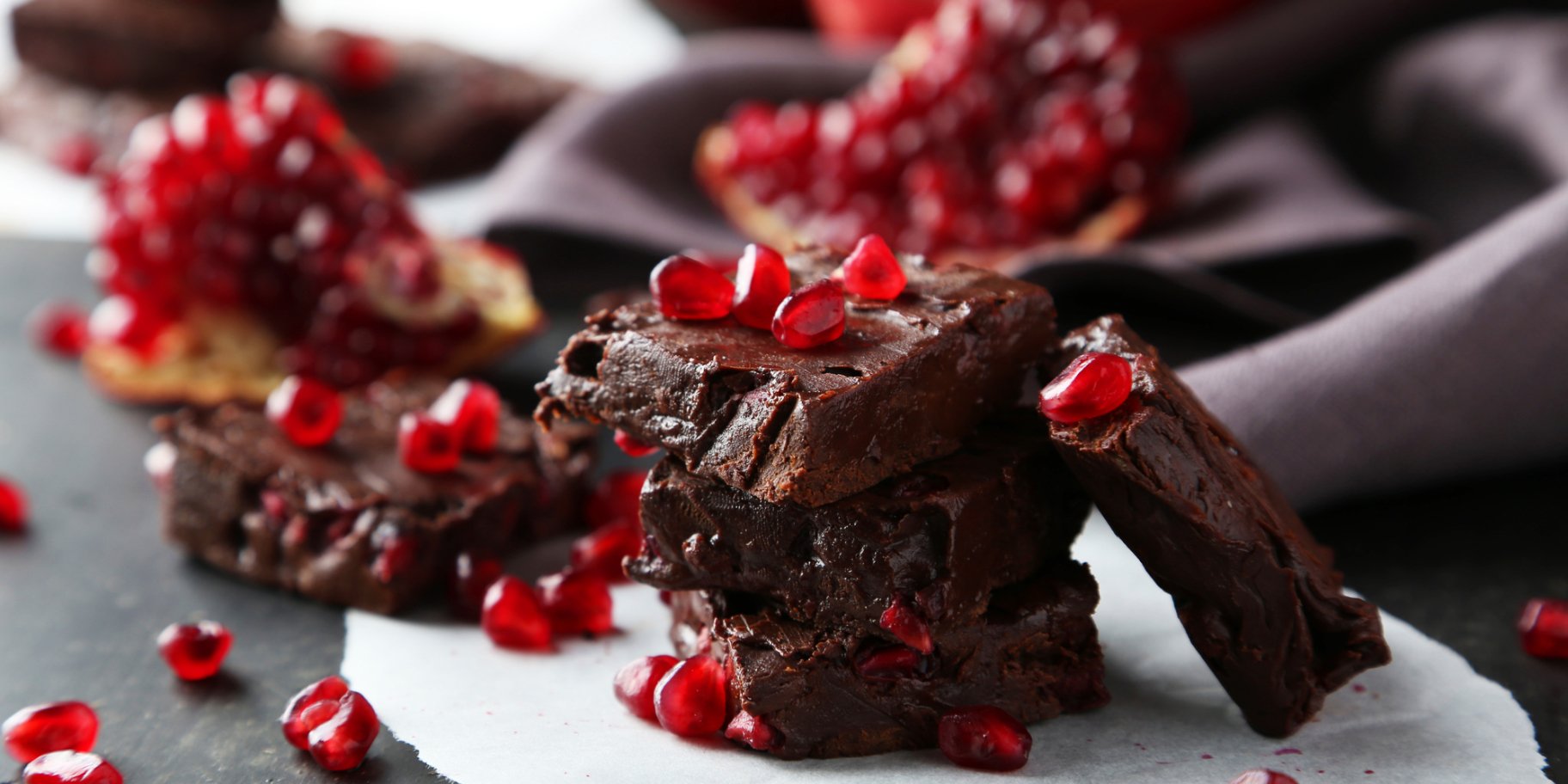 Домашній шоколад з гранатом