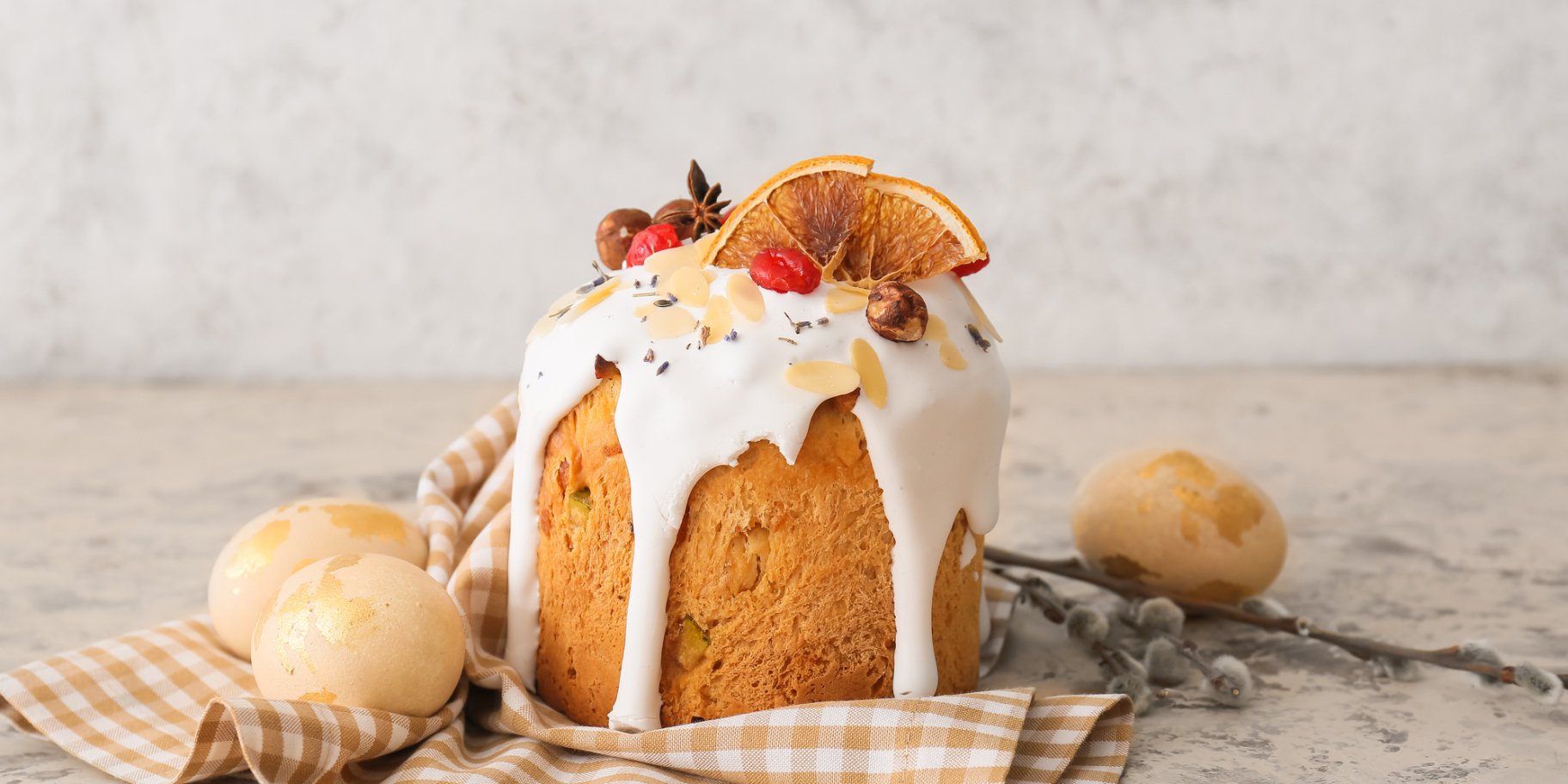 Паска з медом і цукатами