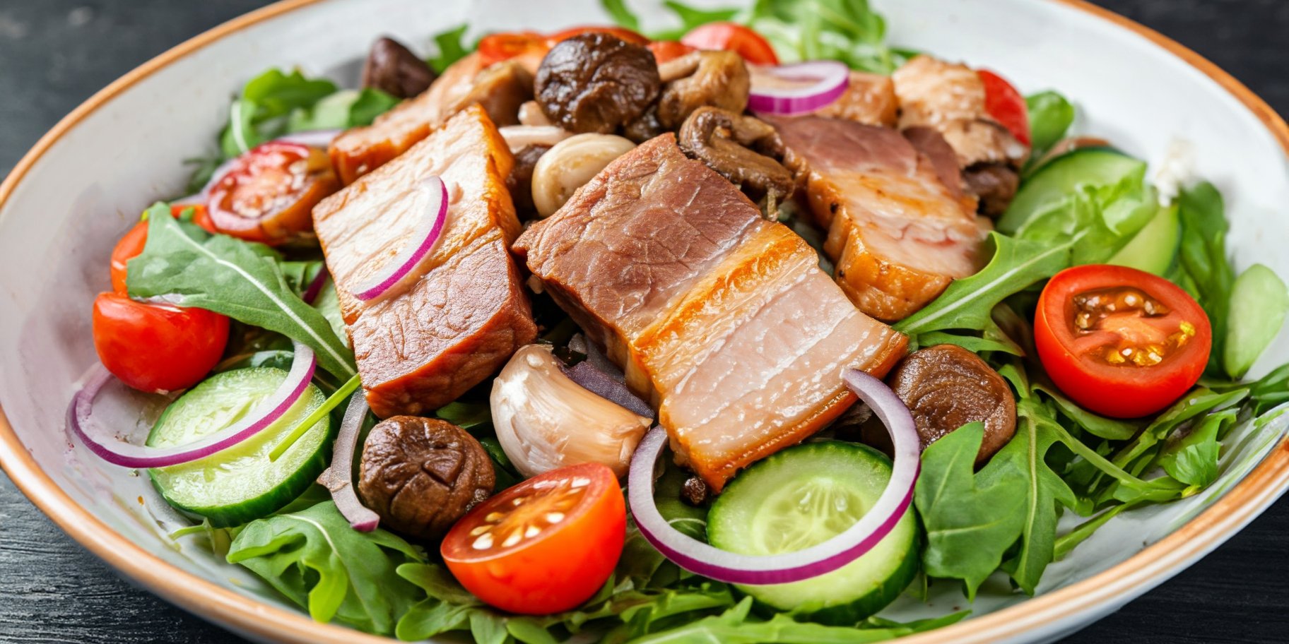 Салат з копченою грудинкою