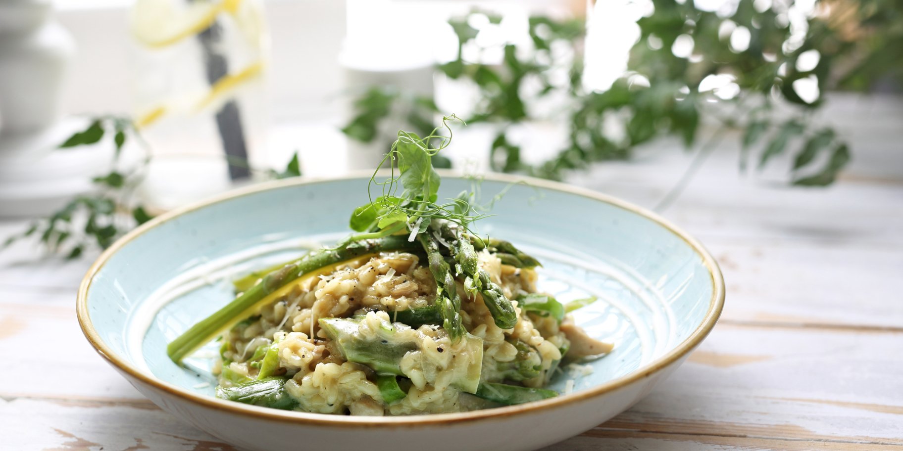 Ризото з рредискою, аспарагусом та артишоками