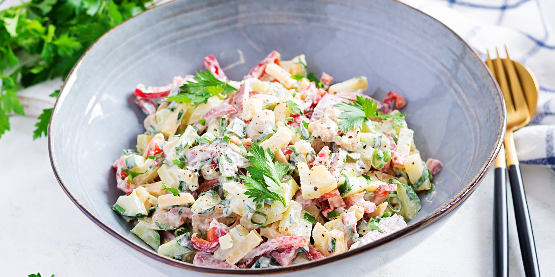 салат з грибами та куркою