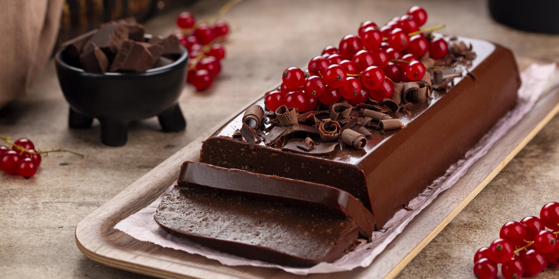 Шоколадно-грушевий торт без випікання