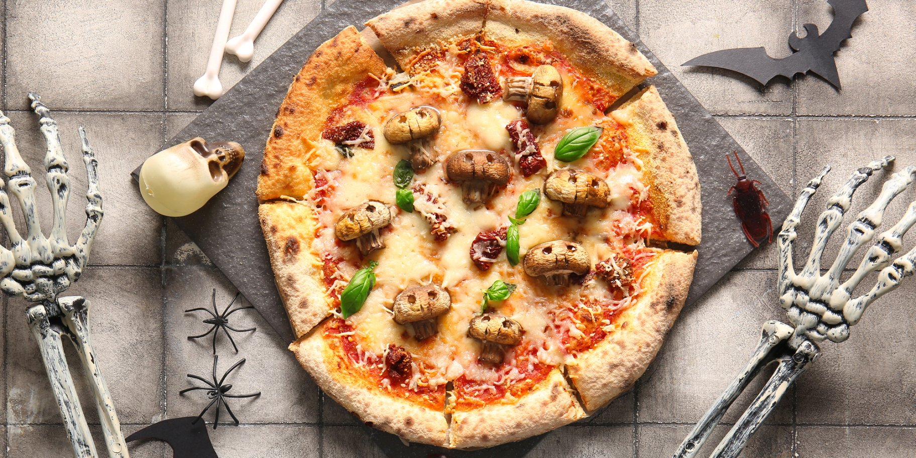 піца з печерицями на Гелловін