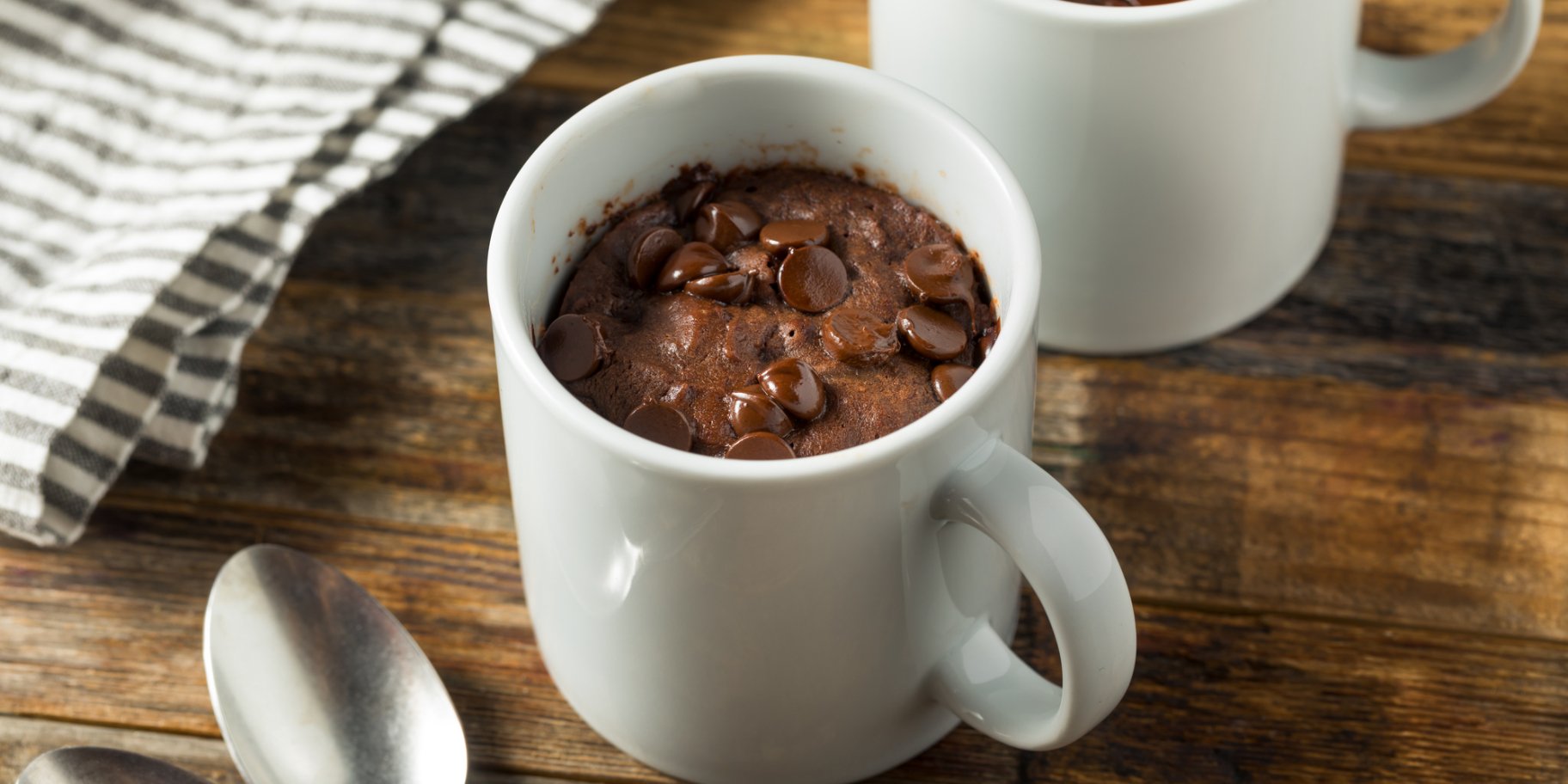 Шоколадні кекси в чашці