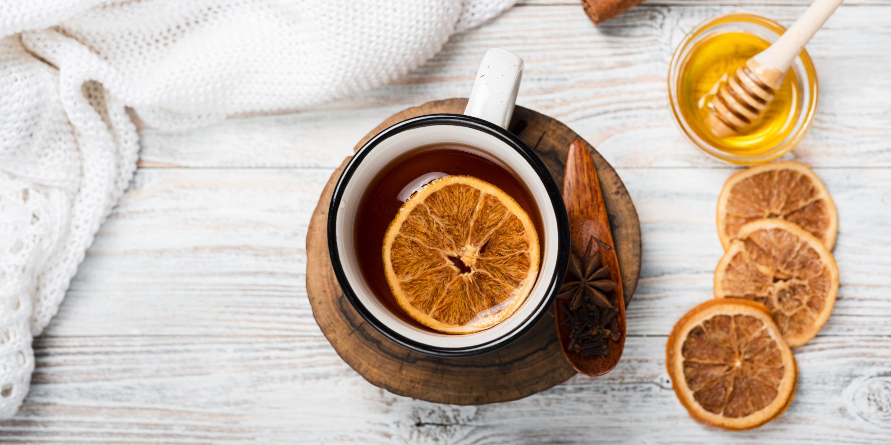 Гарячий чай з апельсином