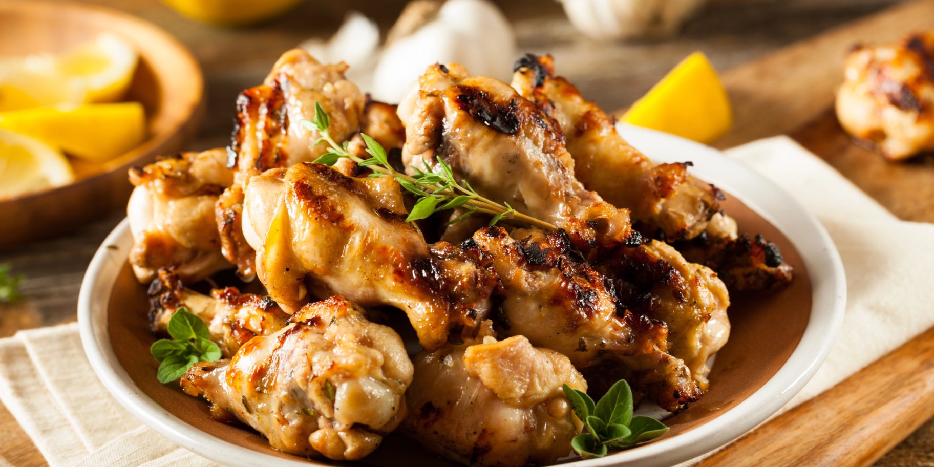 Часникові крильця на сковороді