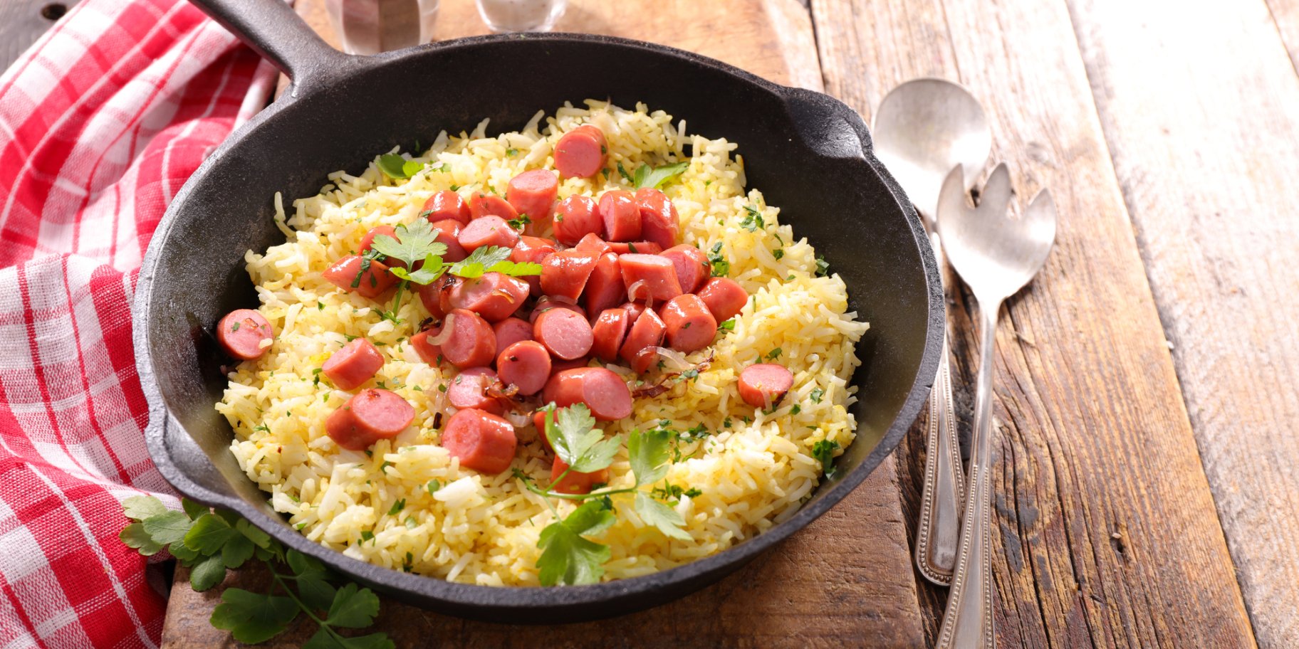 Рис с сосисками