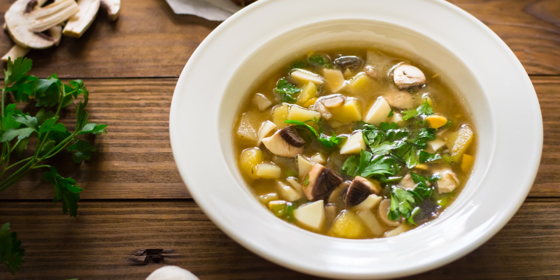 Гречаний суп з грибами