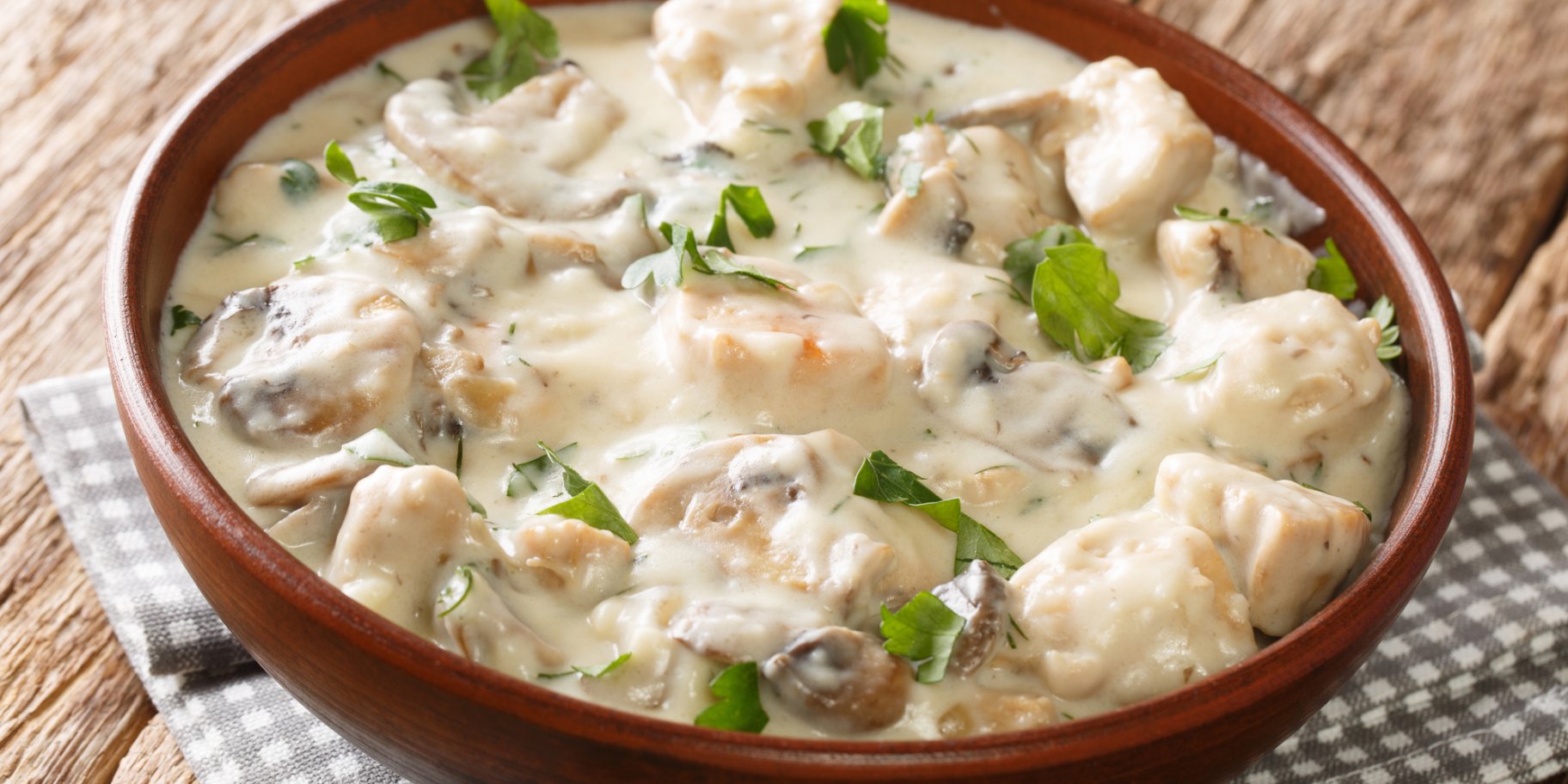 Куряче фрикасе у соусі