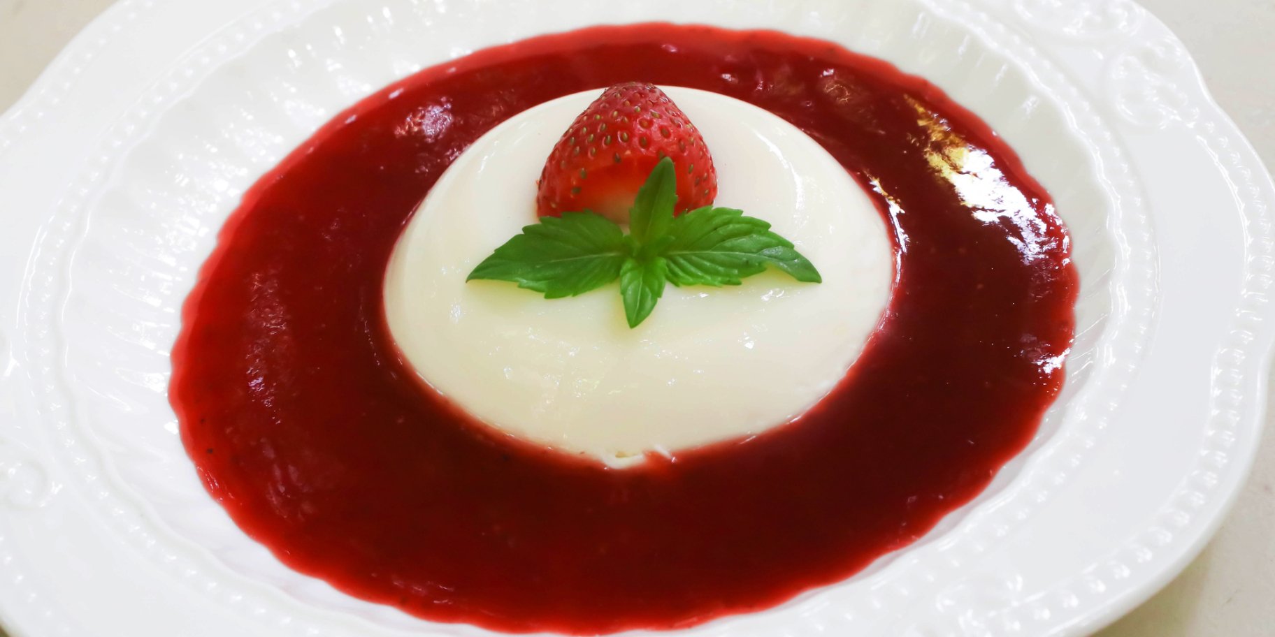 Манная каша с клубничным киселем