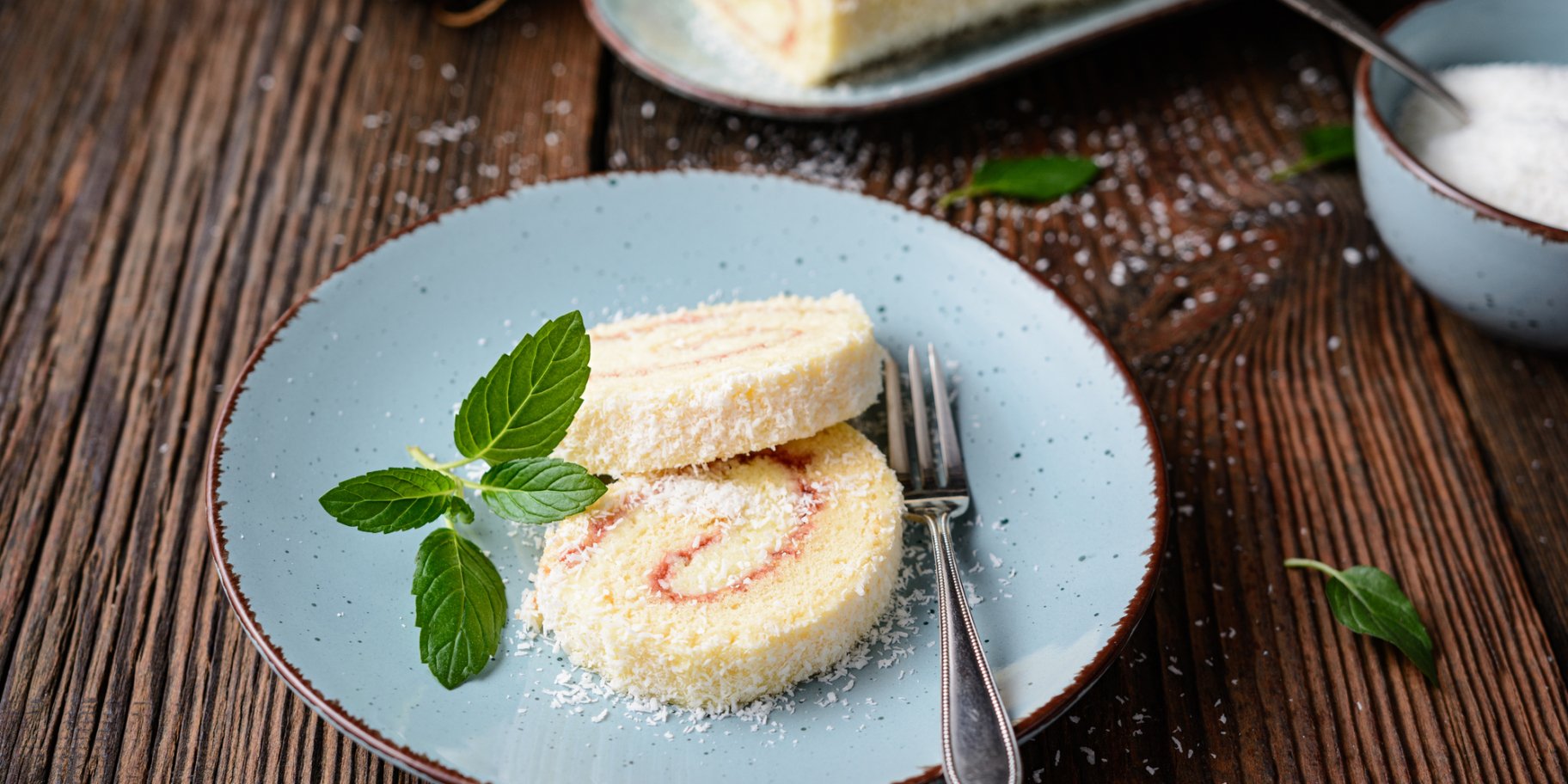 Рулет з нектарином і кокосом