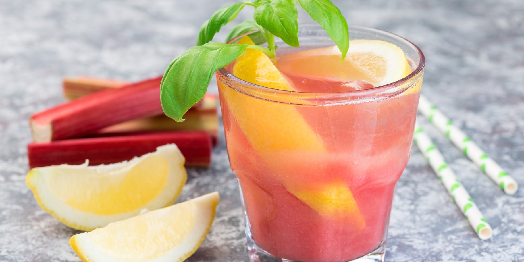 Напій з ревеню