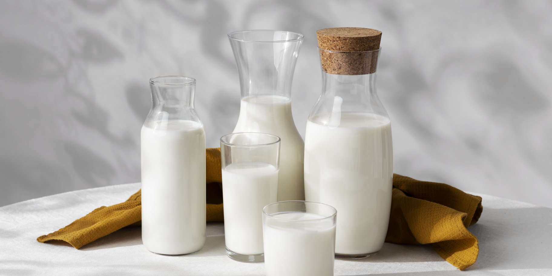 Чи можна пити молоко натщесерце