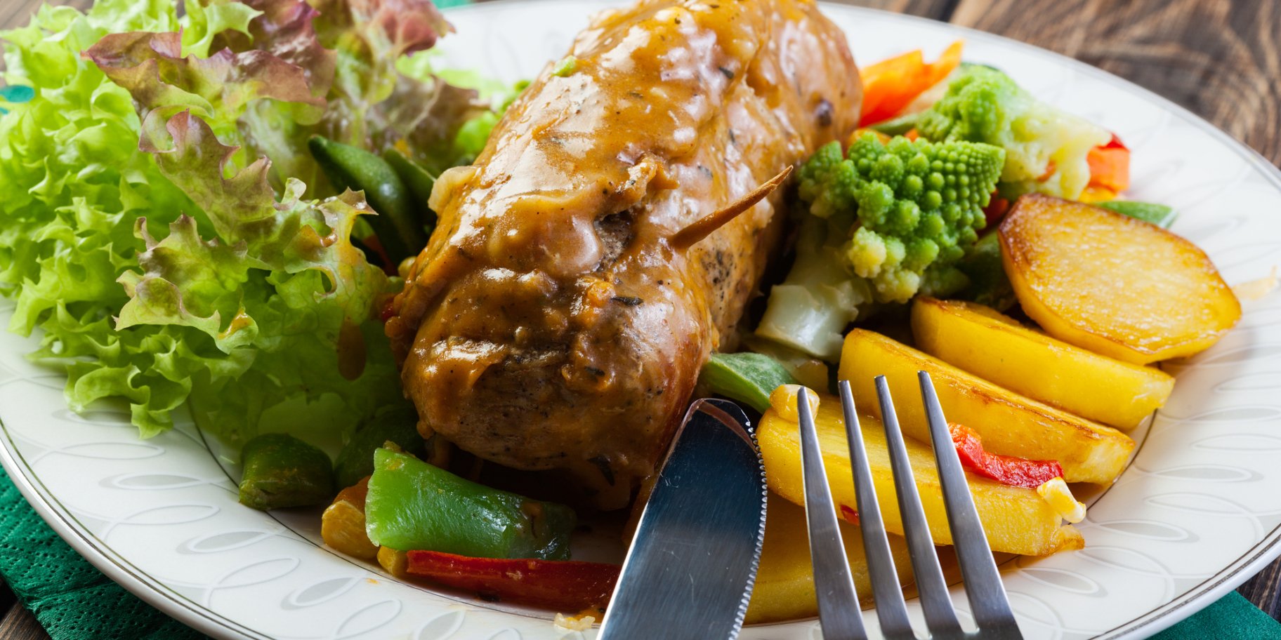 Мʼясні рулетики з картполею і овочів