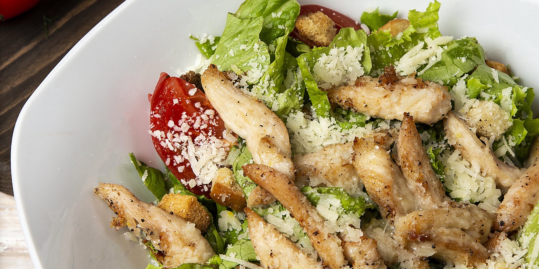 Салат «Цезар» з куркою і молодою капустою