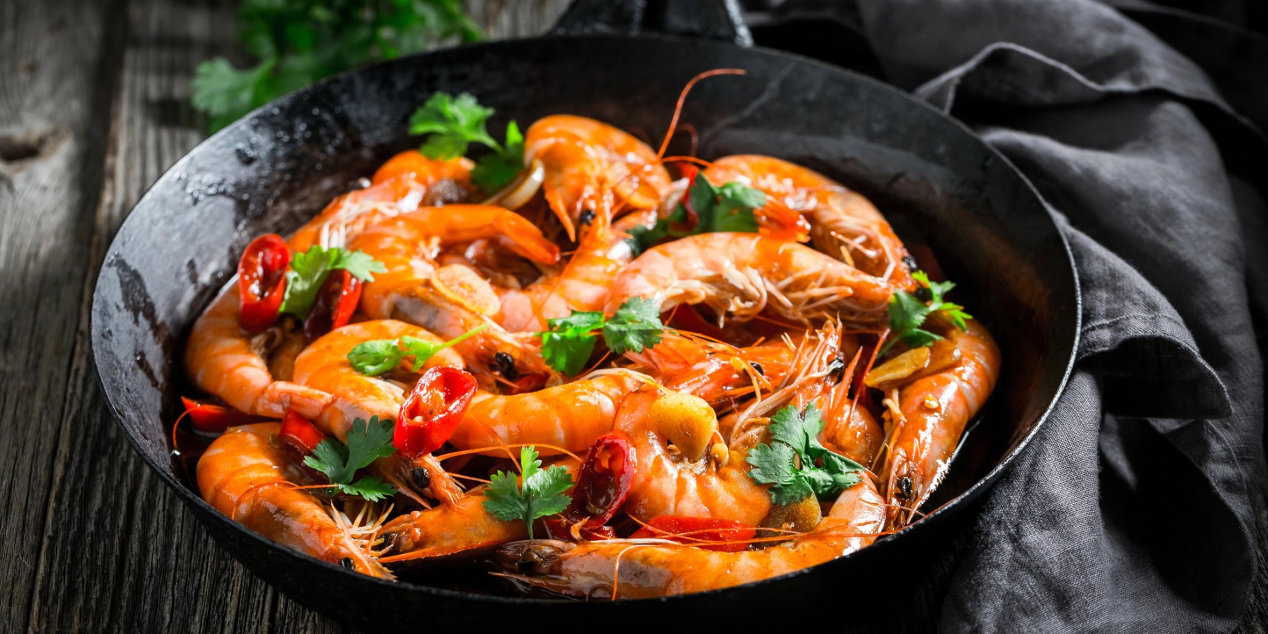 Креветки з часником і чилі