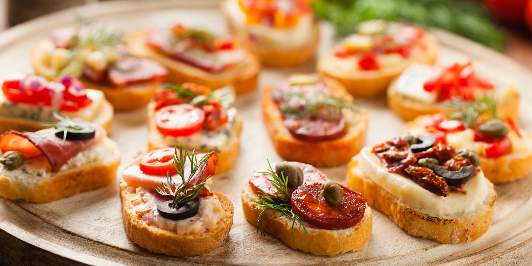 Грінки з маринованими овочами