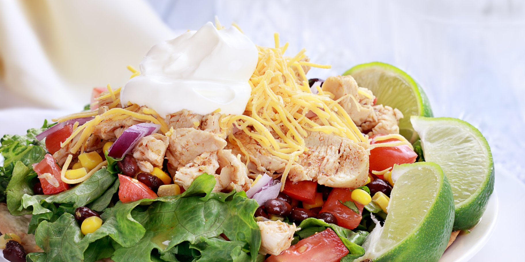 Тостада с фасолью