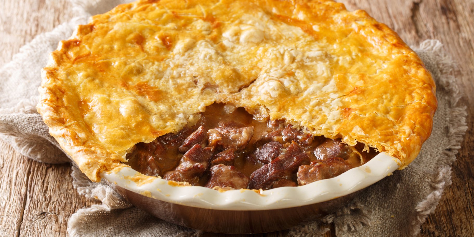 Пай з яловичиною та овочами