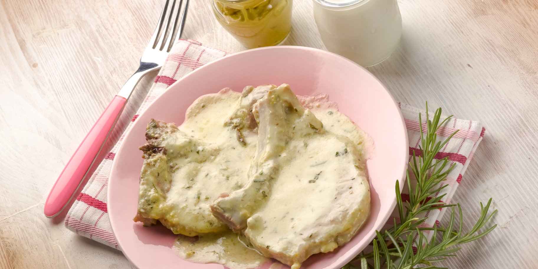 Запечена свинина під йогуртом