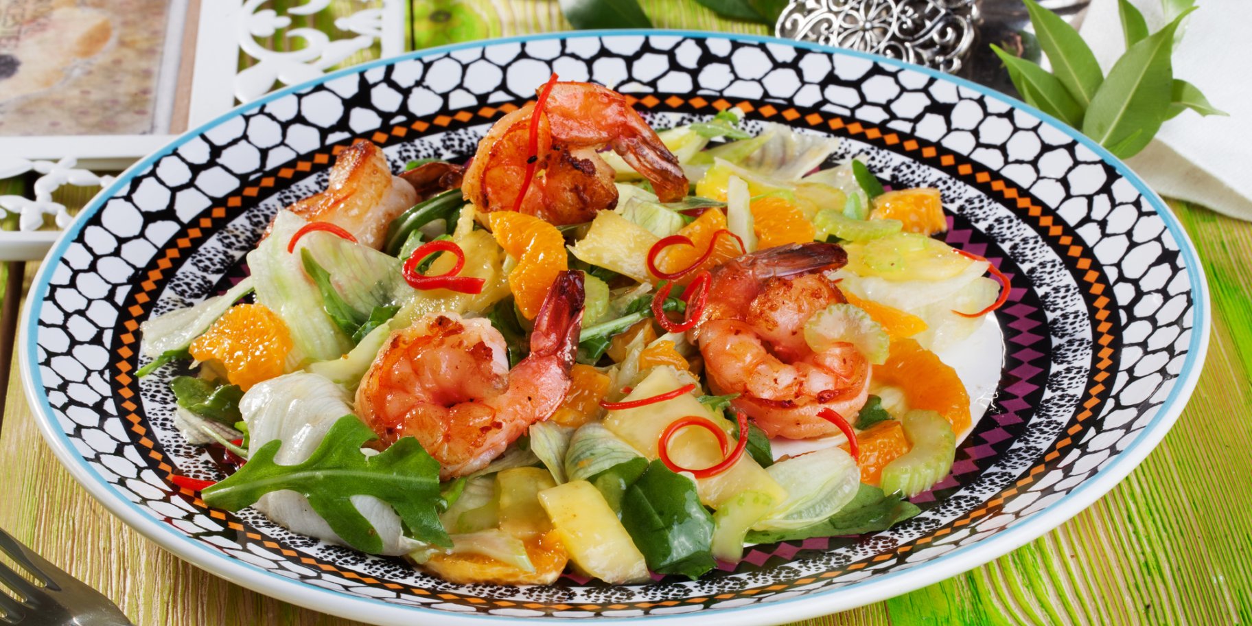 Салат з морепродуктами і мандаринами - рецепт