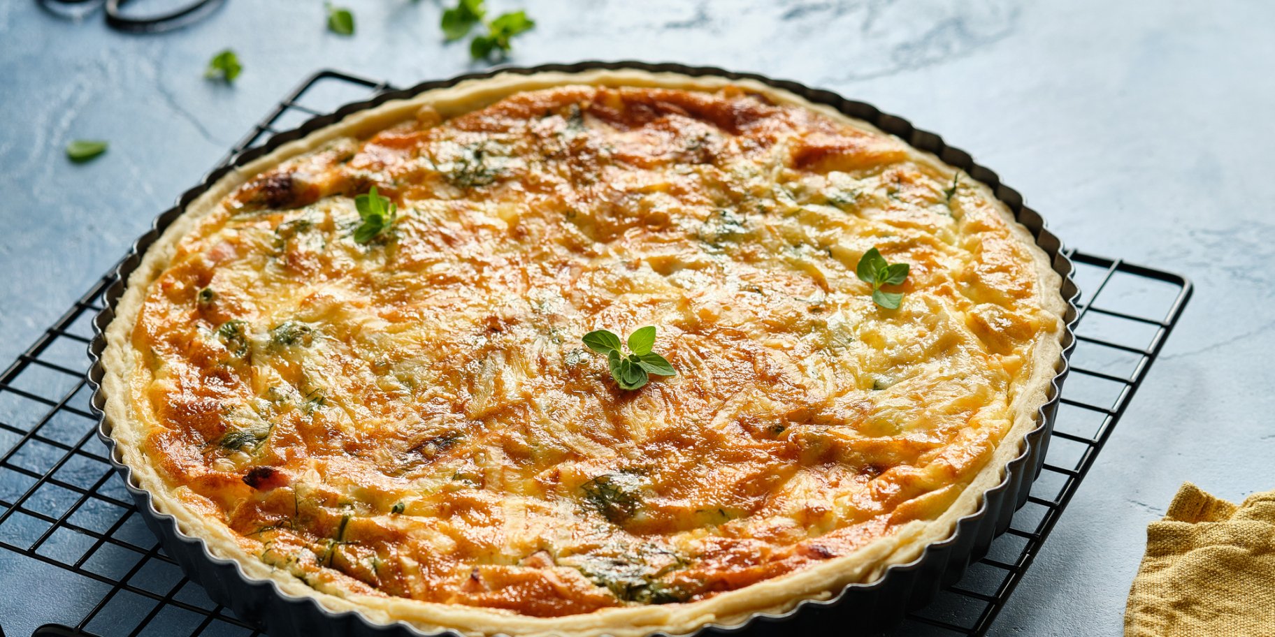 Тарт із шинкою, сиром і яйцями