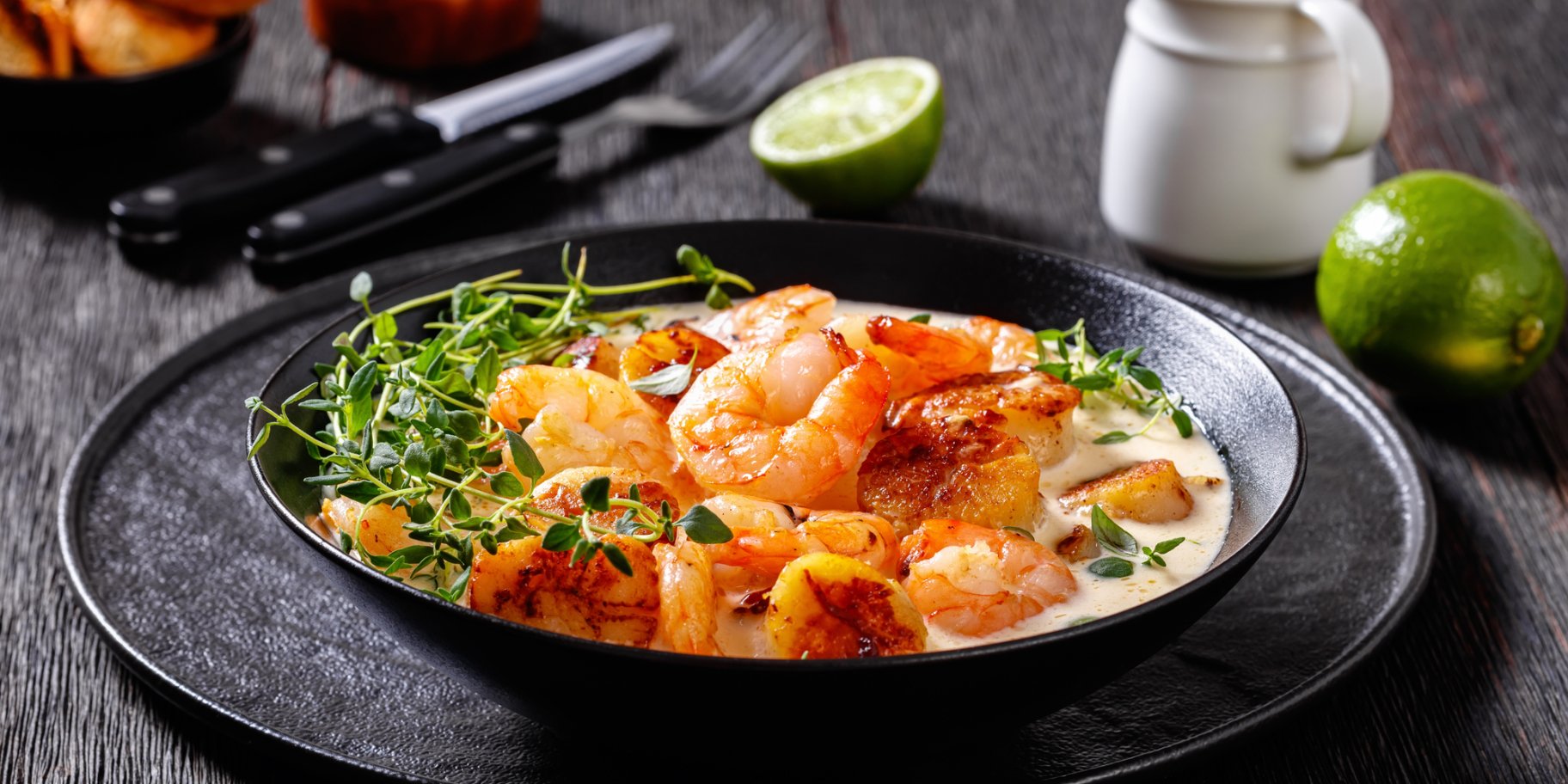 Креветки з сирним соусом