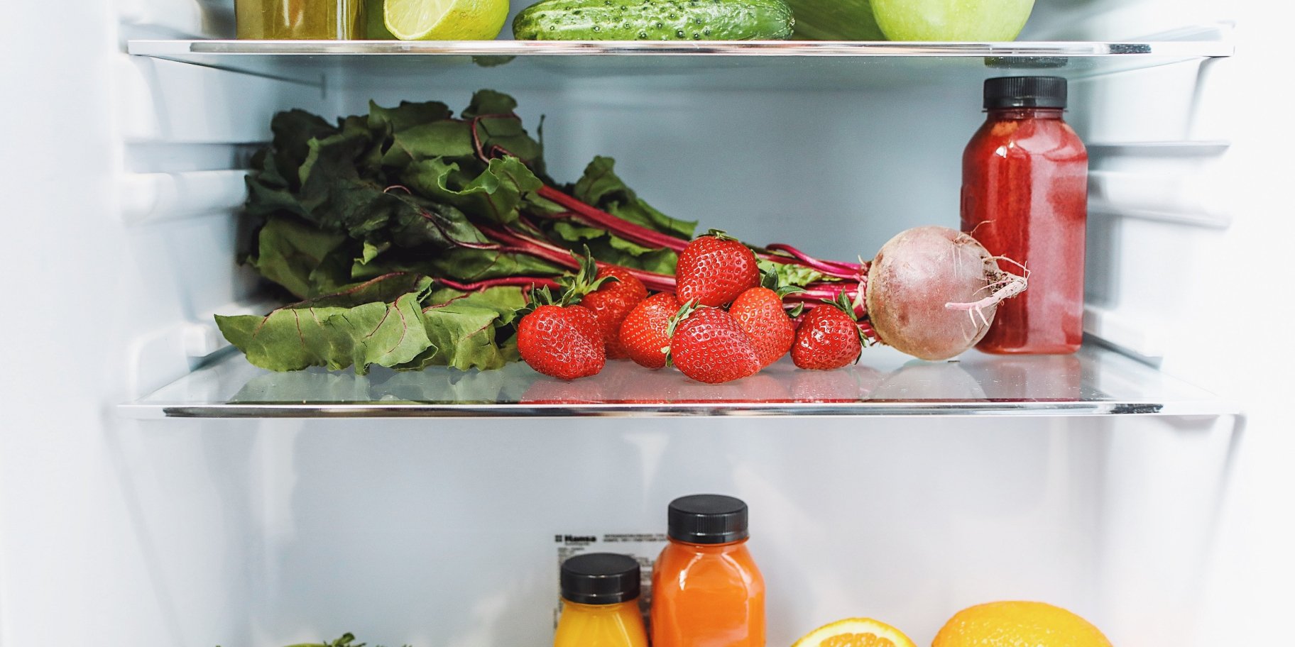 Холодильник с продуктами