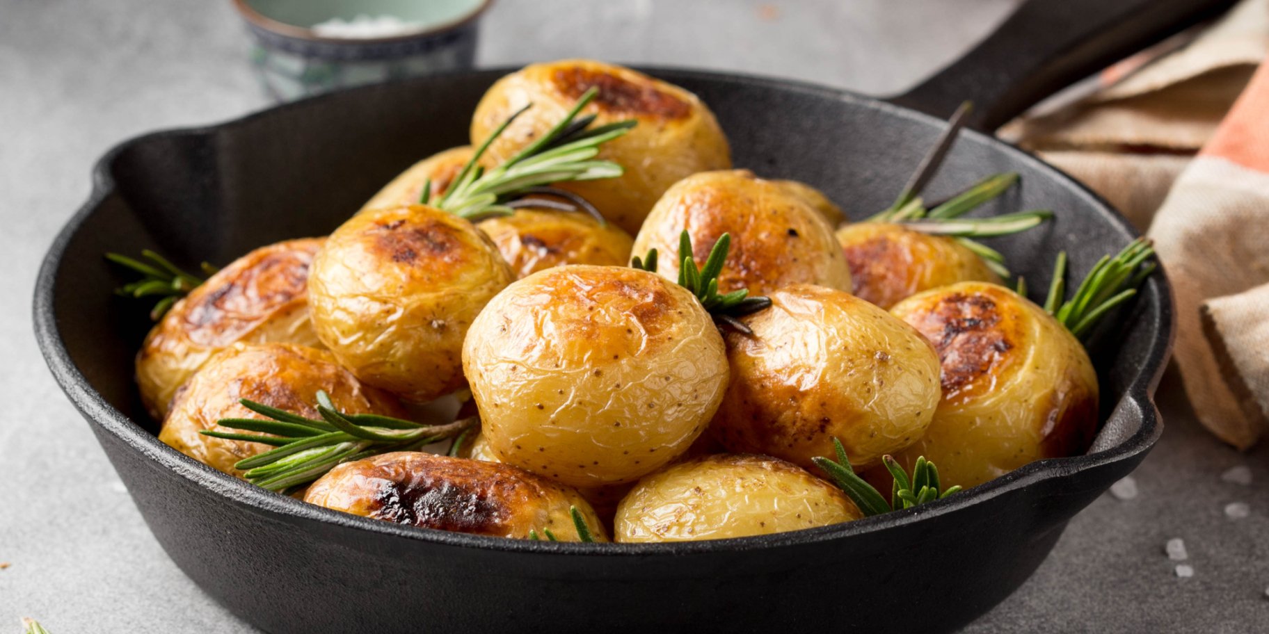 Картопля із сирним соусом