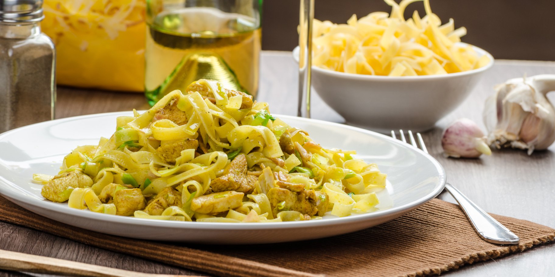 Макароны с курицей и сыром