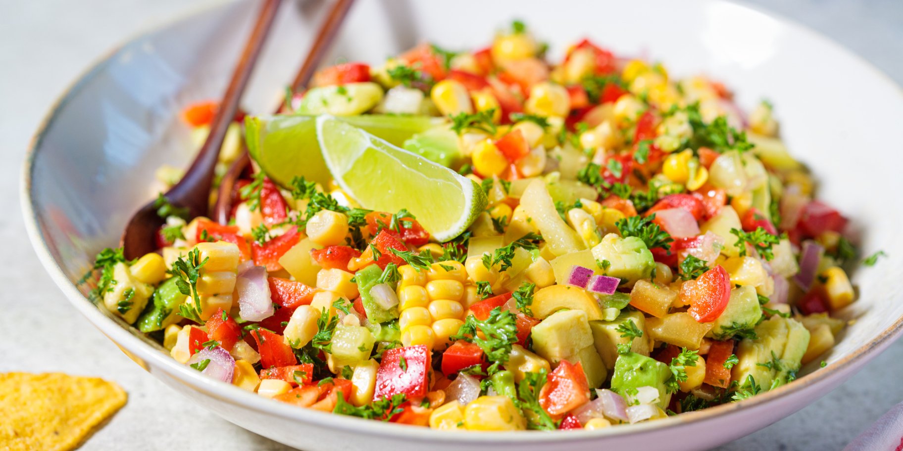 Салат з консервованою кукурудзою