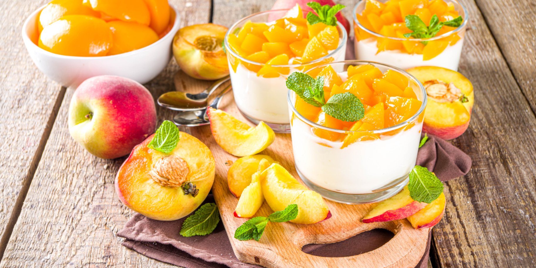 трайфл з персиками