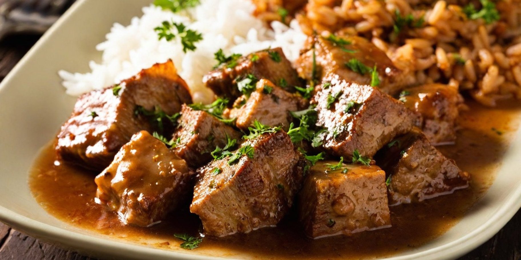 Свиняча поребрина з рисом