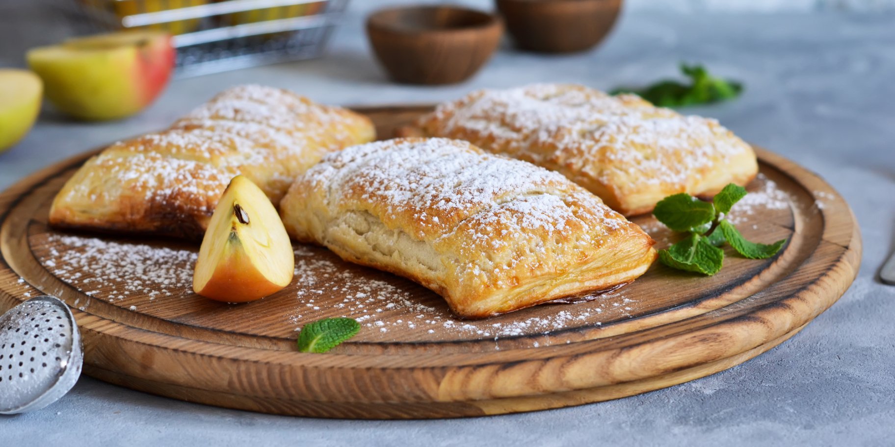 Пуфи з яблуками та корицею: рецепт