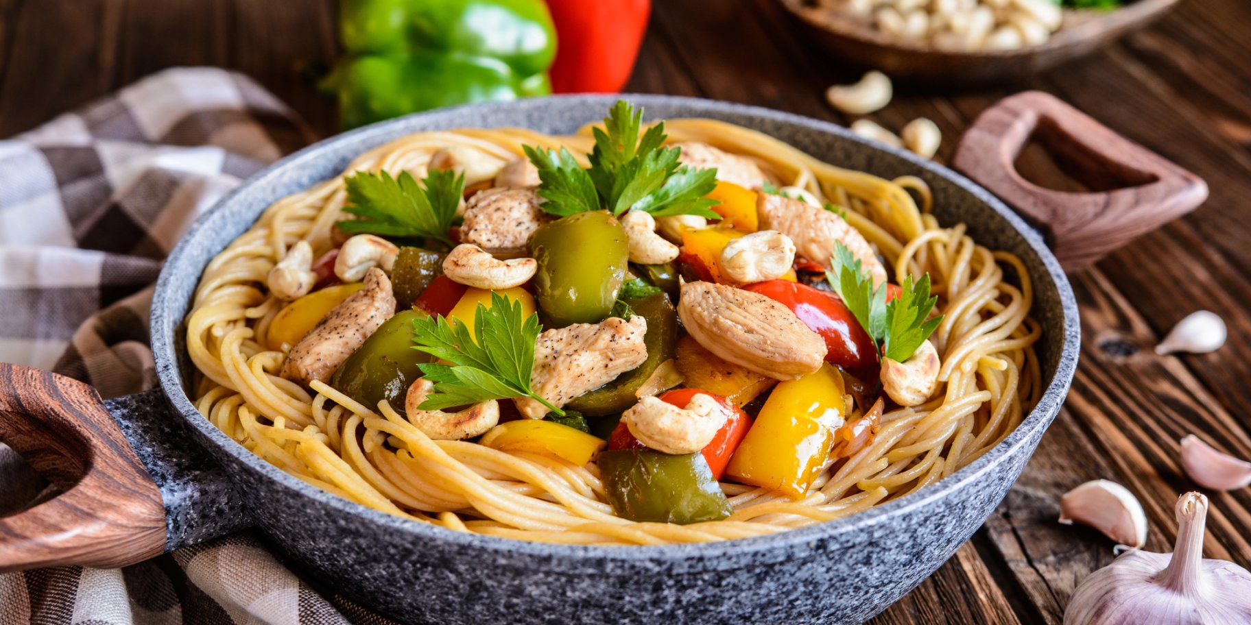 Цільнозернові спагеті з куркою