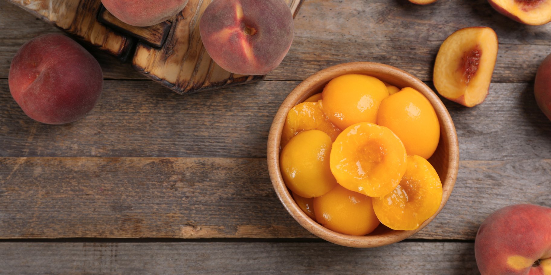 Консервовані і свіжі персики