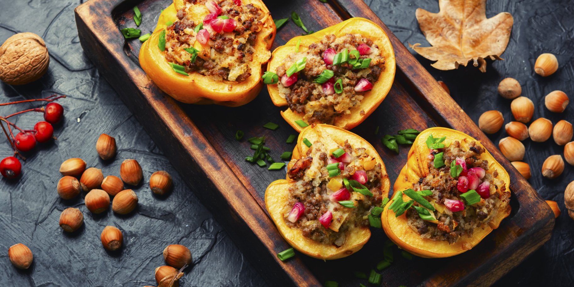 Фаршировані свининою яблука