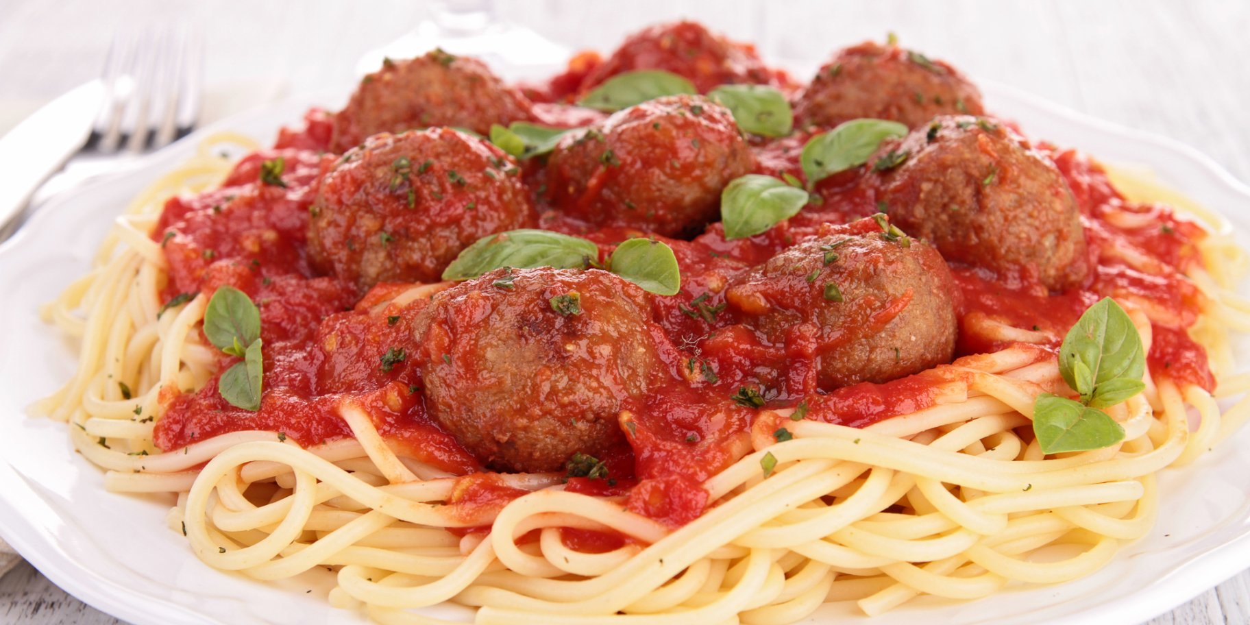 Фрикадельки в соусі