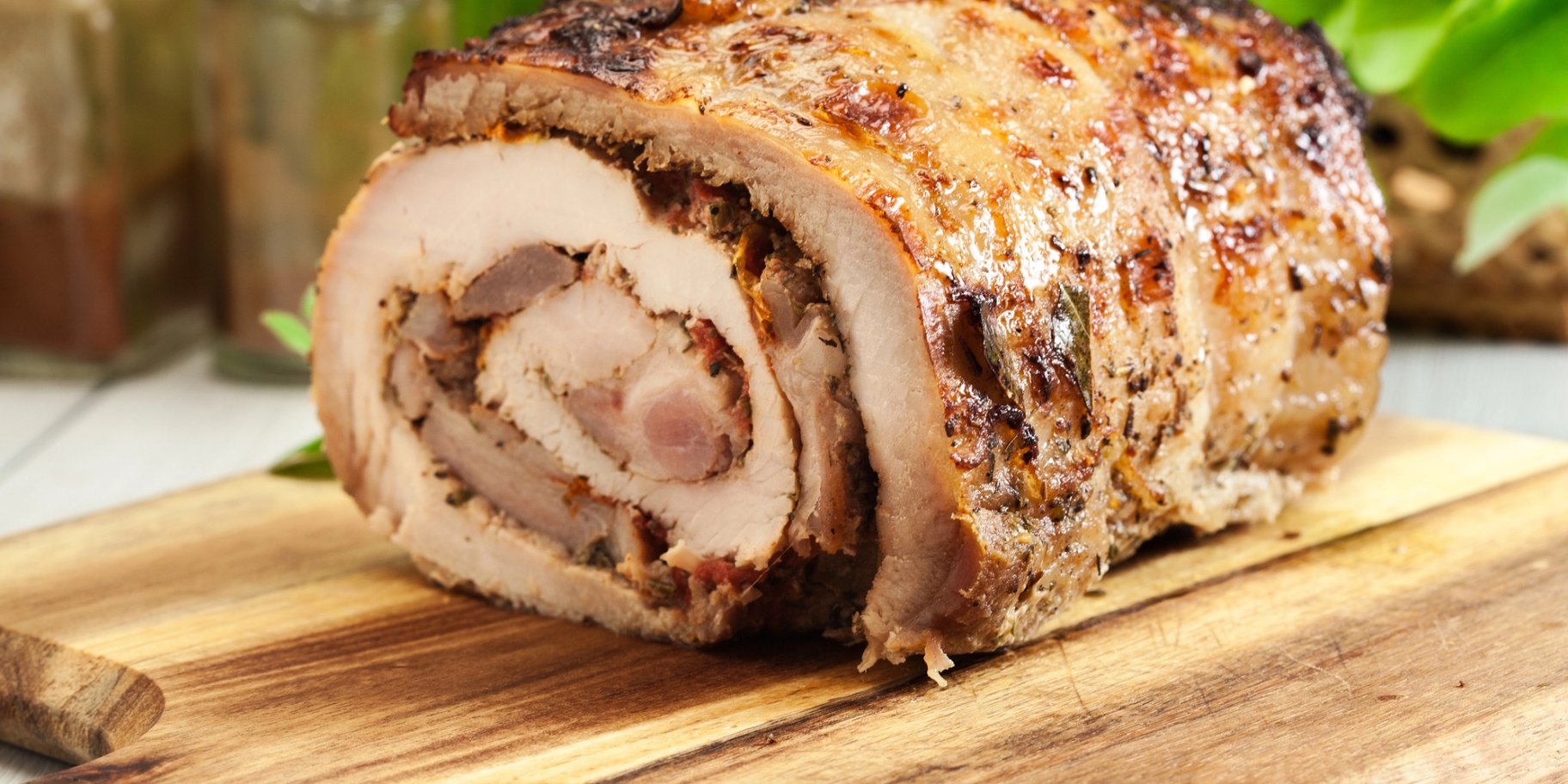 Фарширована буженина в рукаві