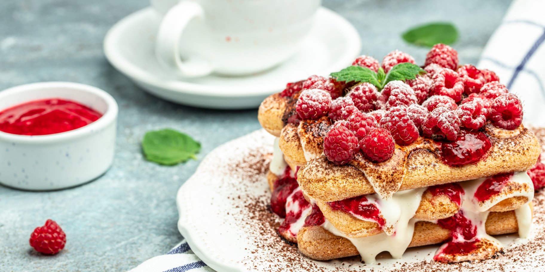 Кокосовый тирамису с ягодами