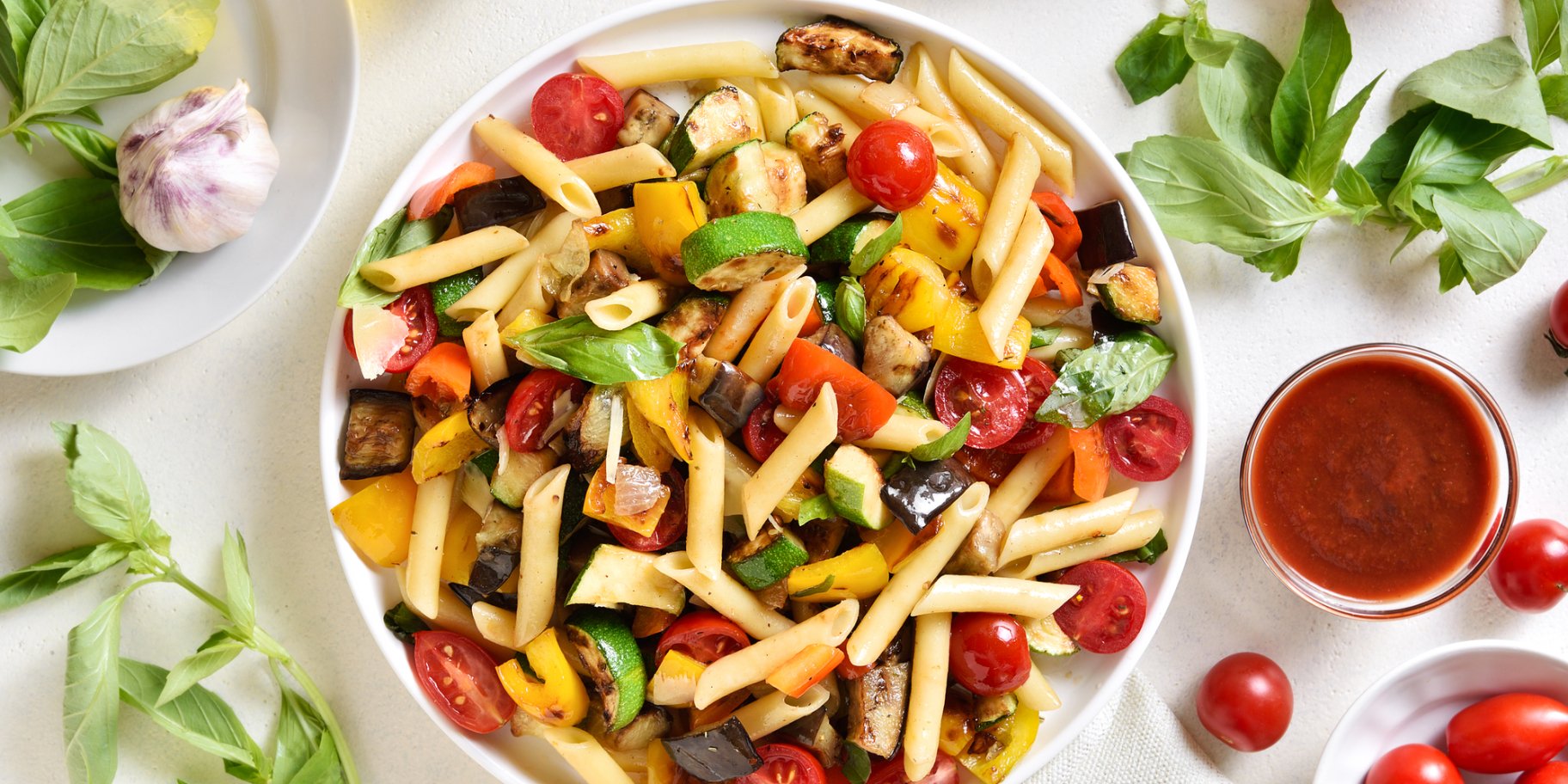 Салат-паста з овочами і песто